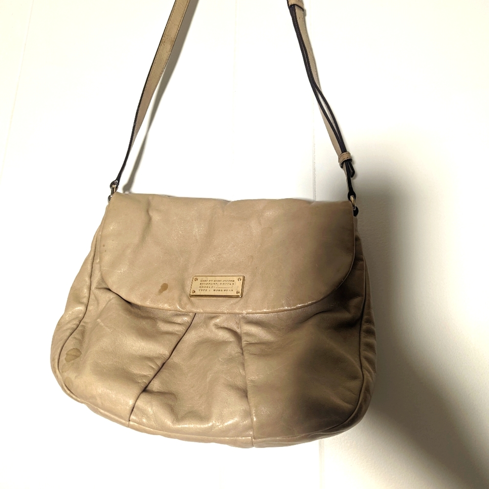 Marc by Marc Jacobs tan beige cream cross body work wear bag